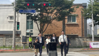 실외이동로봇, 도로교통공단 실시간 교통신호정보 받아 보도 통행 성공